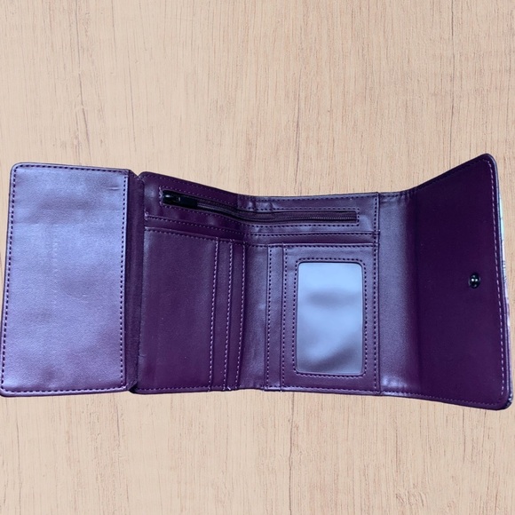 Womens floral wallet Purple Bifold ID holder zip Closure Button snap - Picture 4 of 10